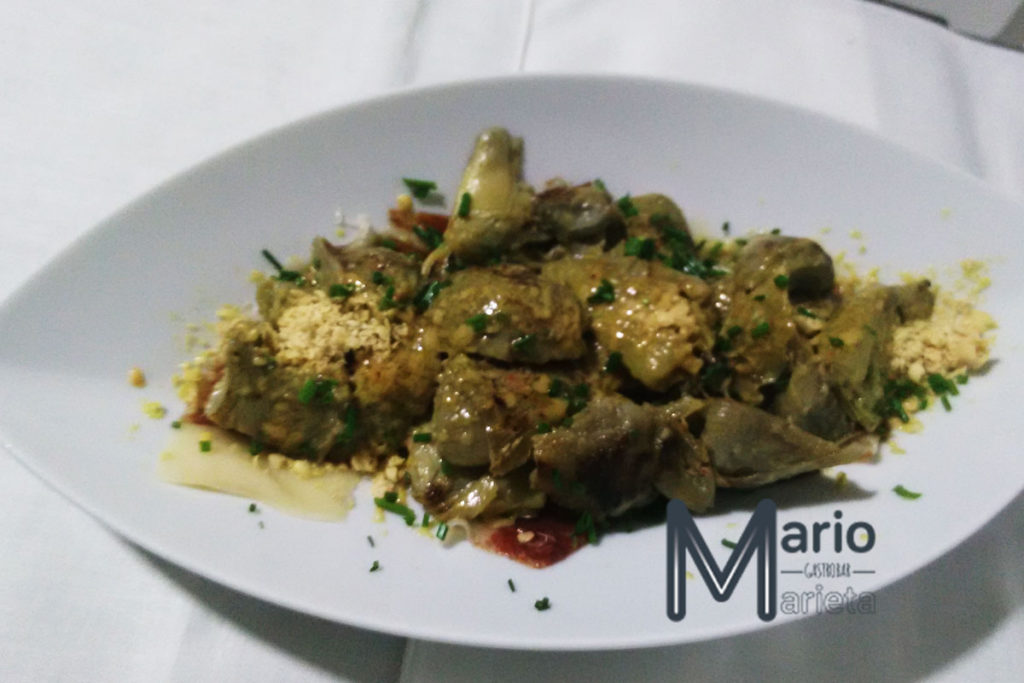 platos-tapas-marioymarieta-.Alcachofas-jamon-foiejpg